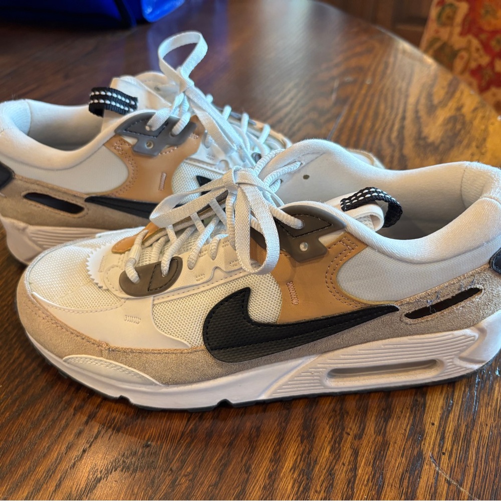 Nike Air Max women’s white/tan/black sneakers size 8.5. Great condition